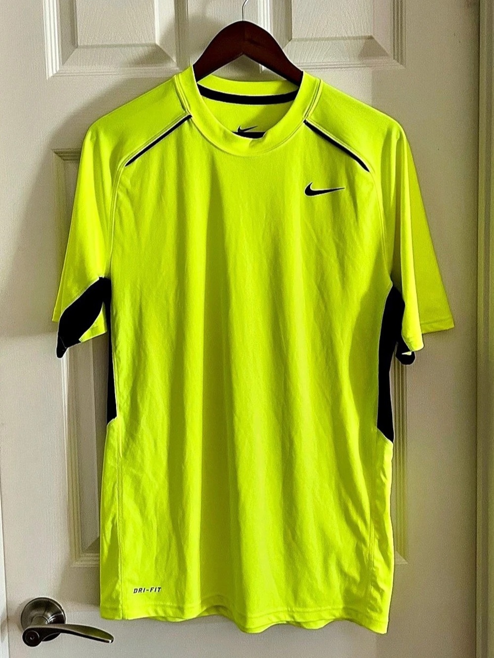 Nike Dri-FIT Athletic Tee Yellow & Black Medium